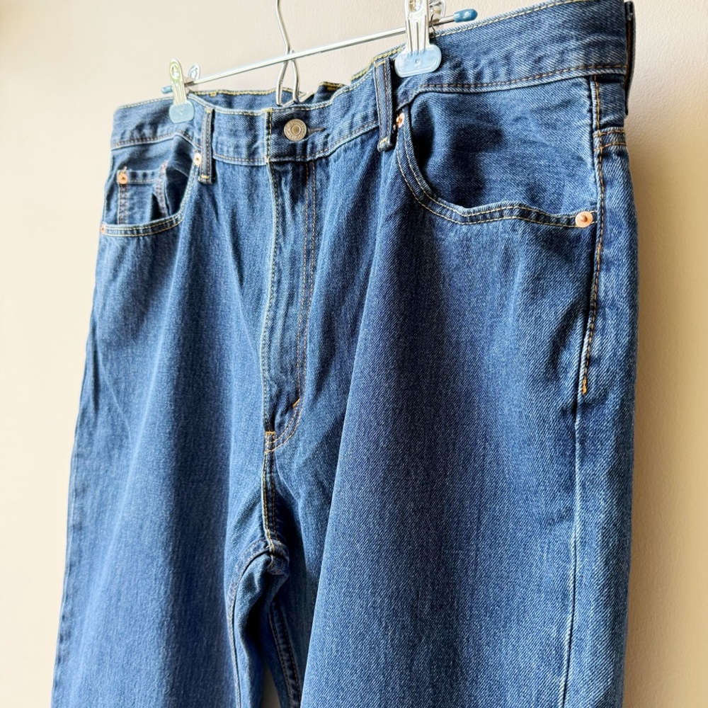 Levi's 550 Men's Dark Blue Relaxed Jeans - Picture 3 of 5